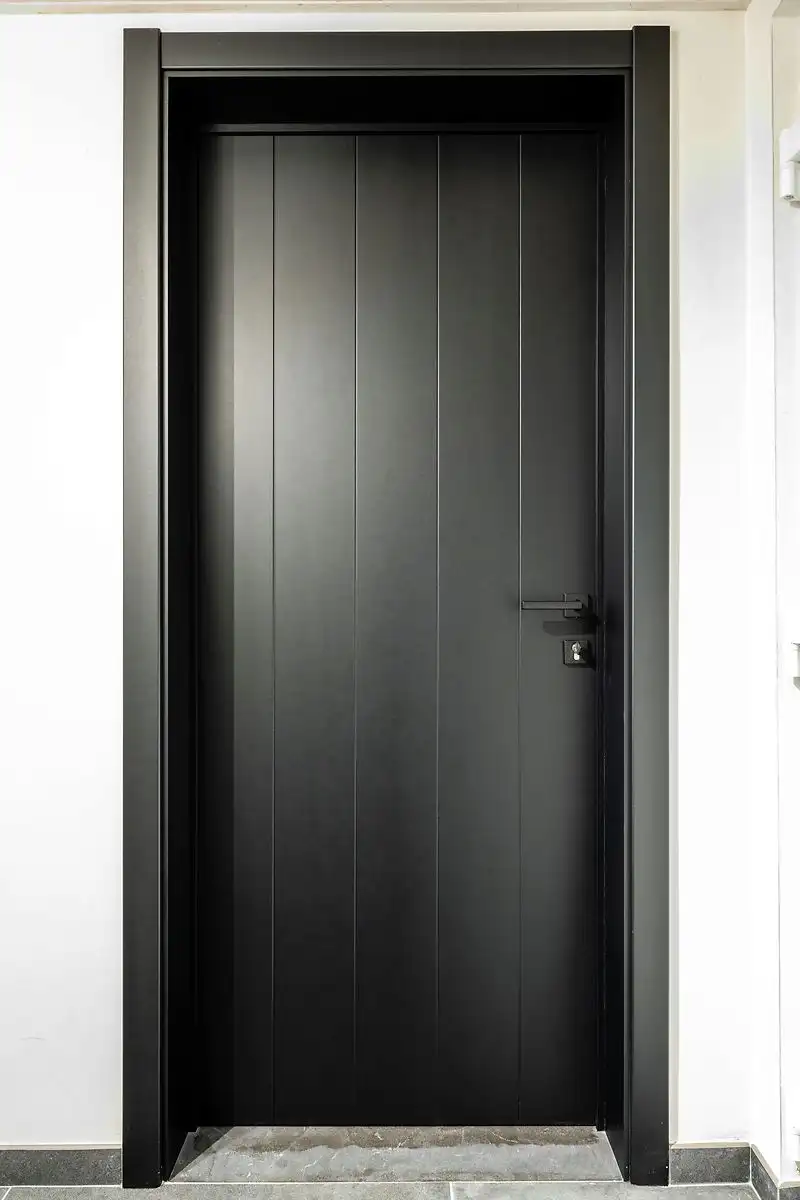 Vlakke deur gelakt + schuifdeur + deur met glas in Ninove, gemaakt en geplaatst door Jacobs Binnendeuren